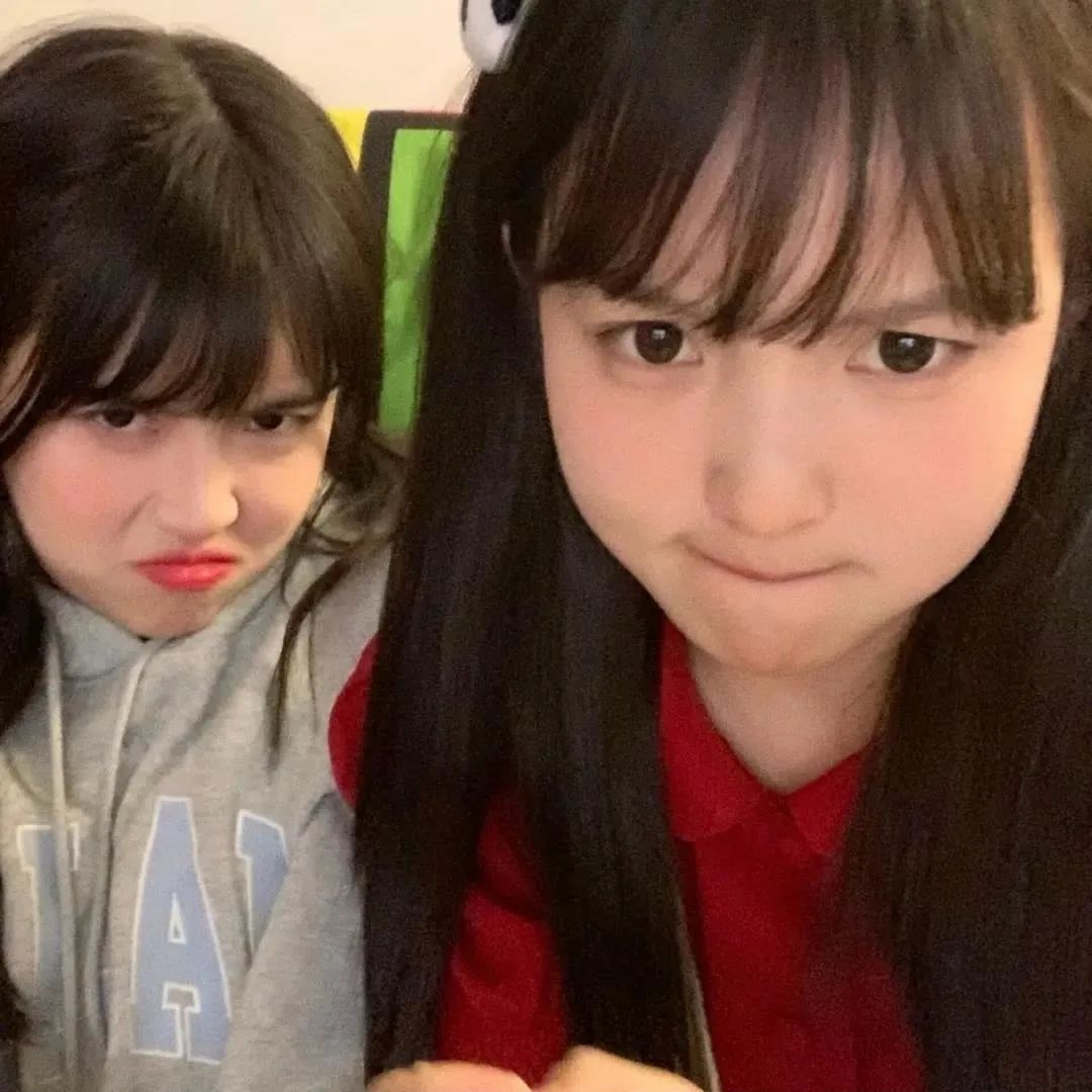 超好看的闺蜜头像一人一半真人,超好看的闺蜜头像动漫