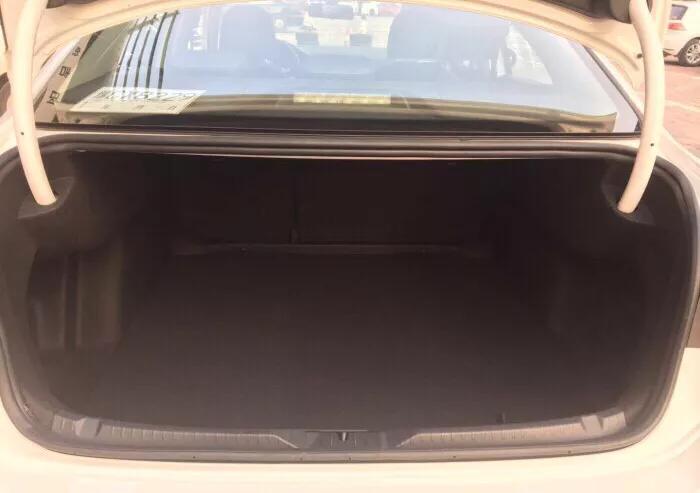 大众凌渡性价比如何值得入手吗,大众凌渡和大众朗逸哪一个空间大