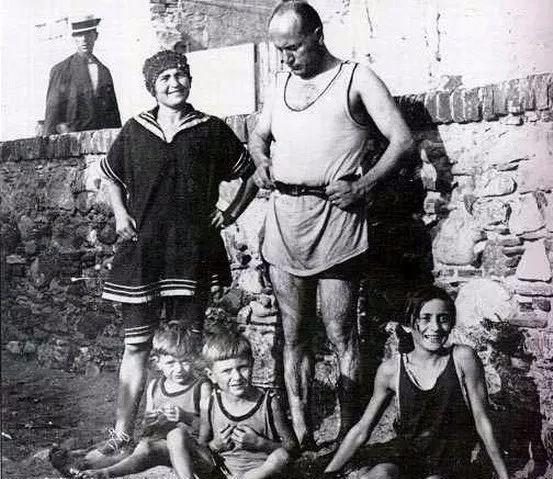 珍藏29年的照片,29张珍贵历史照片