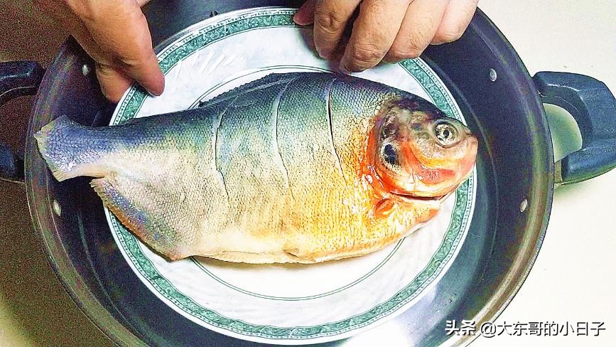 清蒸鱼的正确方法和技巧,清蒸鱼的正确方法及配方
