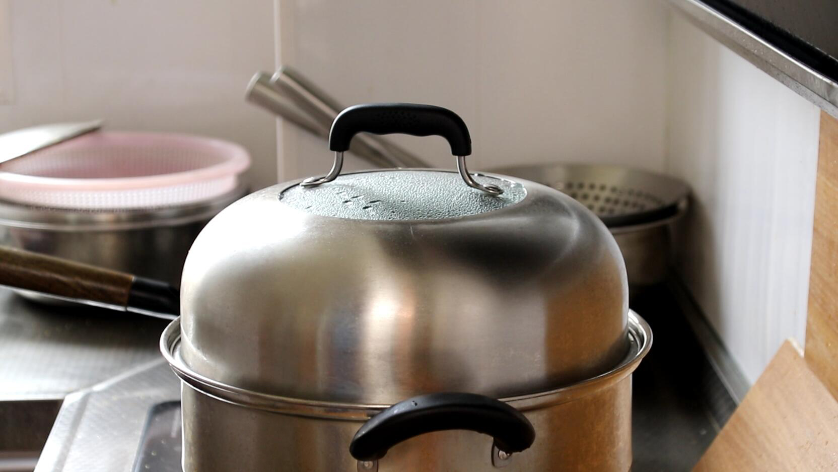 蒸馒头和面的时候用热水还是凉水,蒸馒头用温水和面还是冷水和面