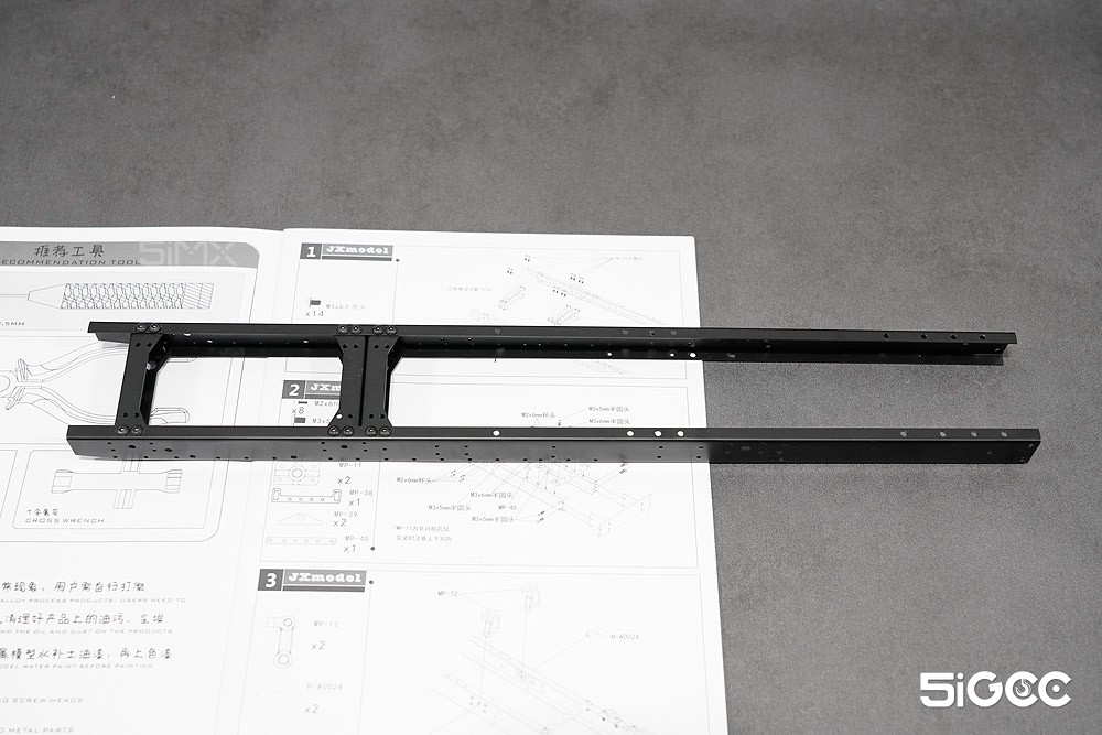 组装f2000拖头,组装f2000卡车模型