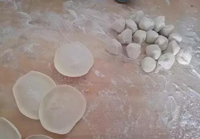 素馅饺子要想好吃有诀窍,各种素馅饺子怎么调馅好吃