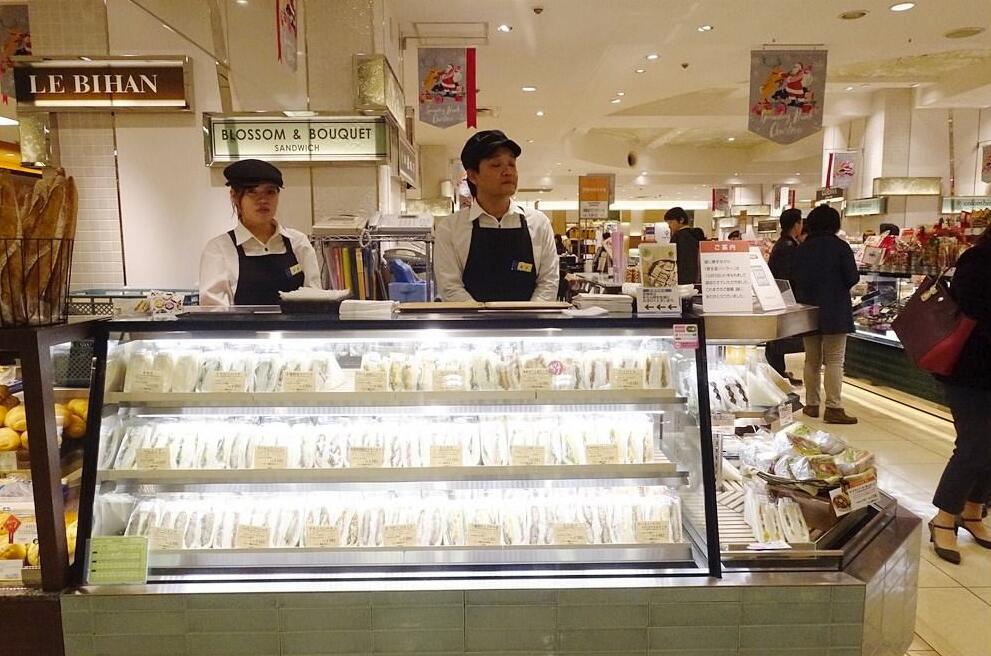 购物达人教你日本新宿最好逛的商场购物省钱*法大**看到就是赚到