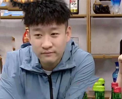 曹云金直播相声有干倒老郭的架势,老郭砸挂曹云金直播说相声