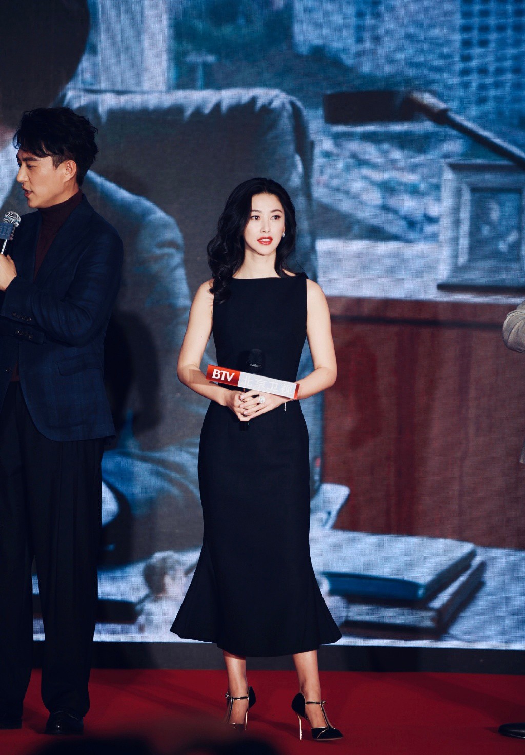 她曾连续24年亮相春晚,她连续六次登上春晚