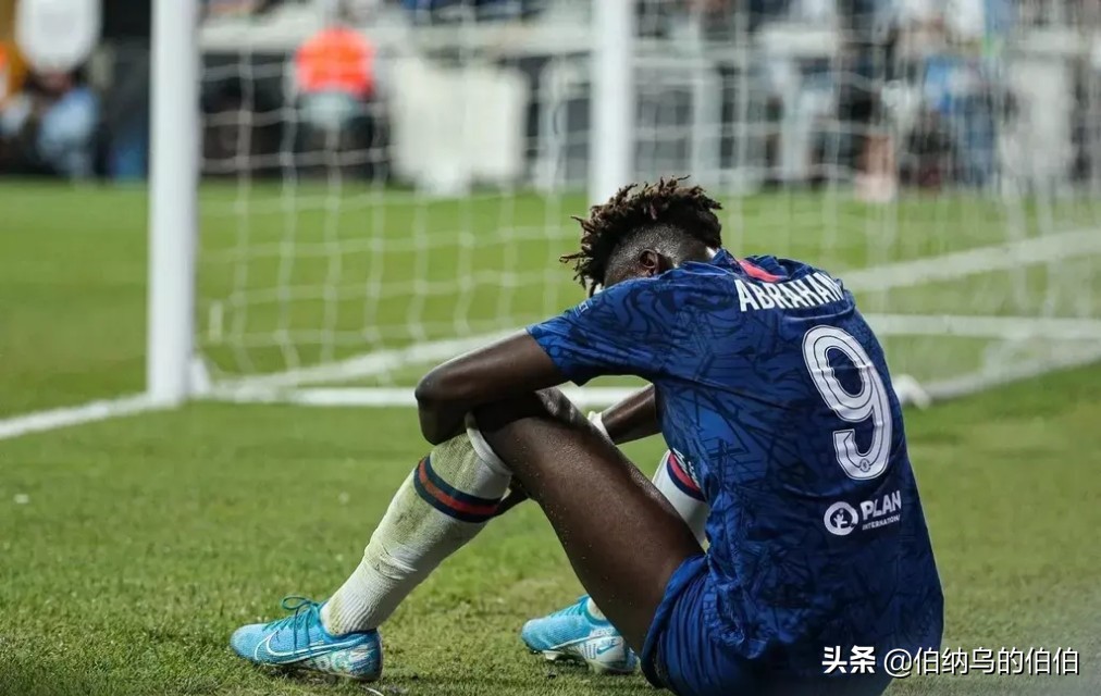 很遗憾，种族歧视依旧没有远离球场。