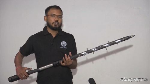印军用电击武器,印军冷兵器电击狼牙棍