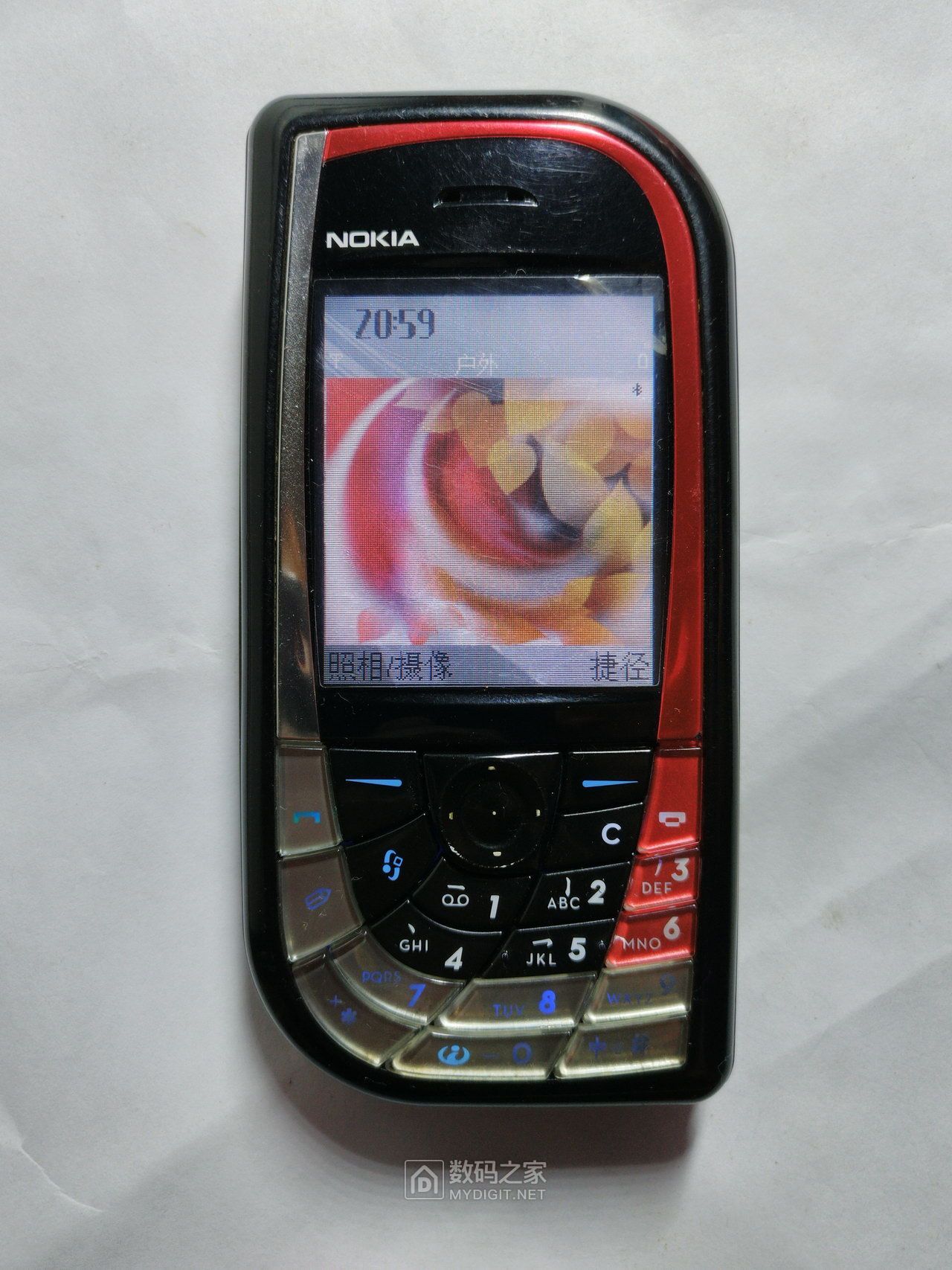十五年前的直板机皇诺基亚NOKIA7610拆解，时代艳惊四座的设计！