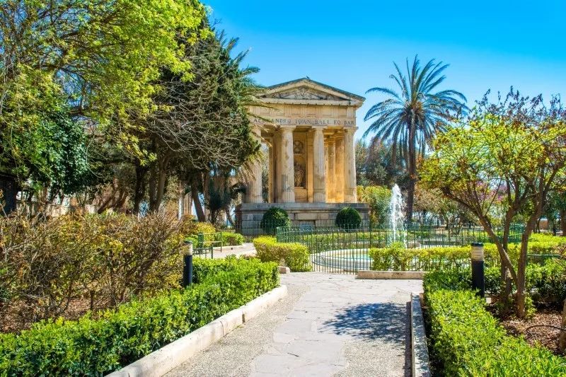 放在地图上很难找到的10个国家,地图上小到看不见的地区