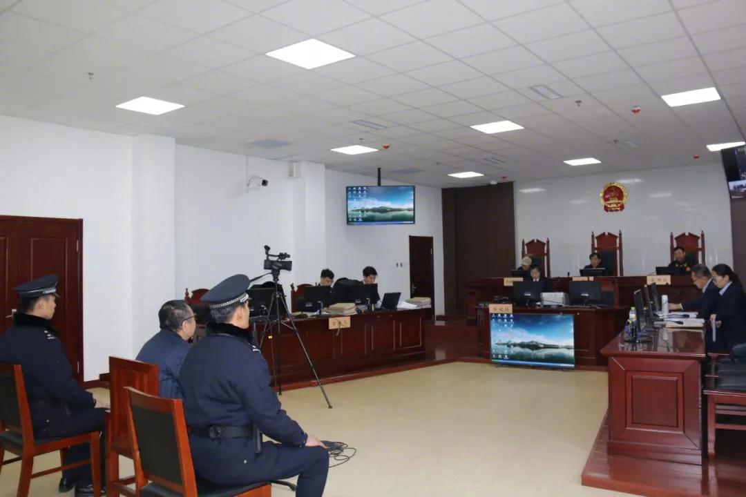 从″辉煌″到″阶下囚″，他的人生反转早就埋下了伏笔