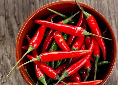 入秋了有一点咳嗽吃什么好得快,嗓子干燥疼痛后咳嗽是什么阶段