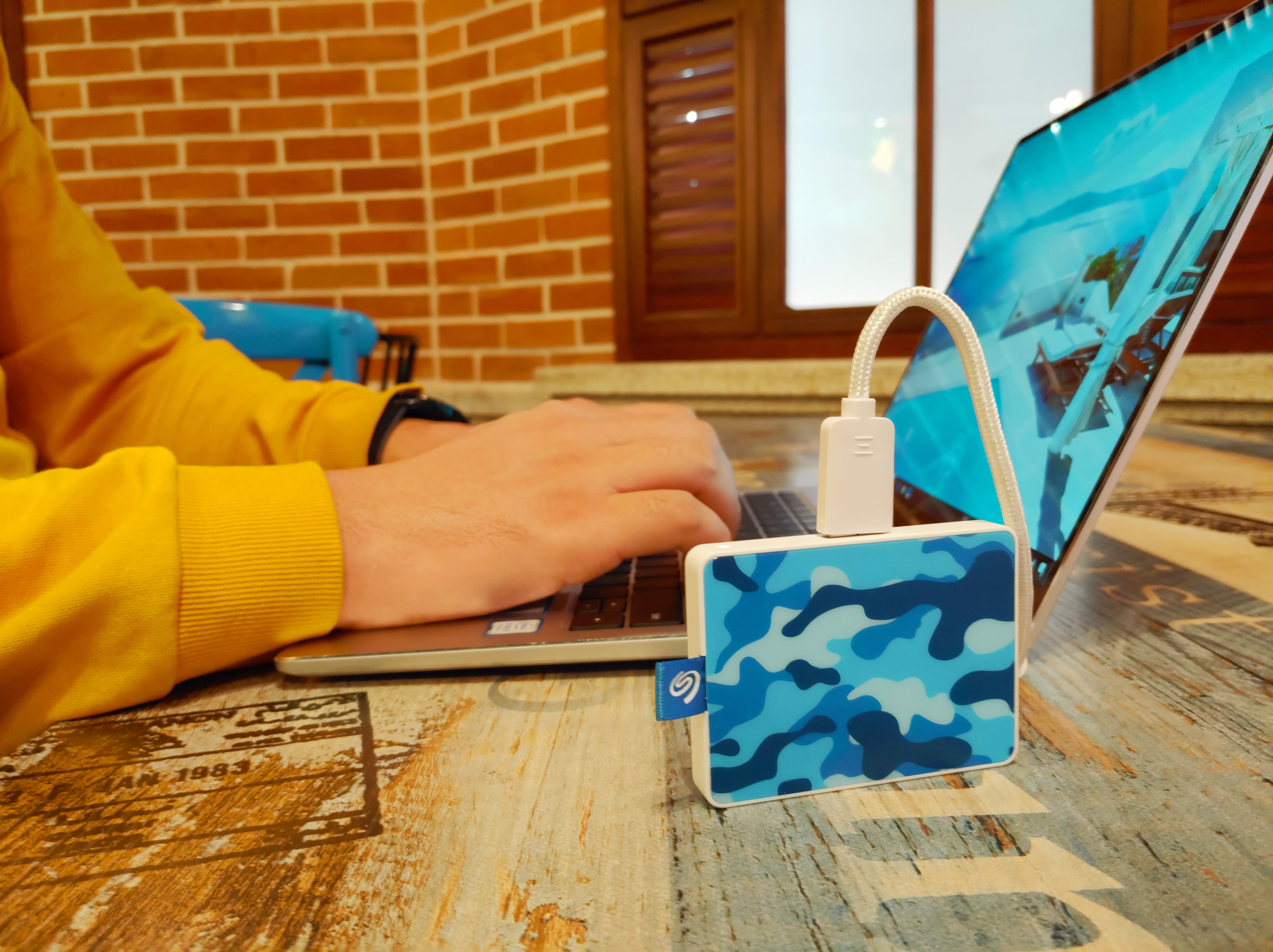 希捷移动硬盘2017新品,希捷简系列移动硬盘评测