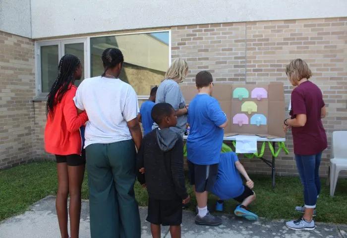 打碎监狱的围墙，这家策划让服刑母亲与自己的孩子团聚