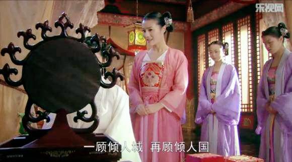 出场前吹成绝世美人，出场后却大失所望，看了感觉真尴尬