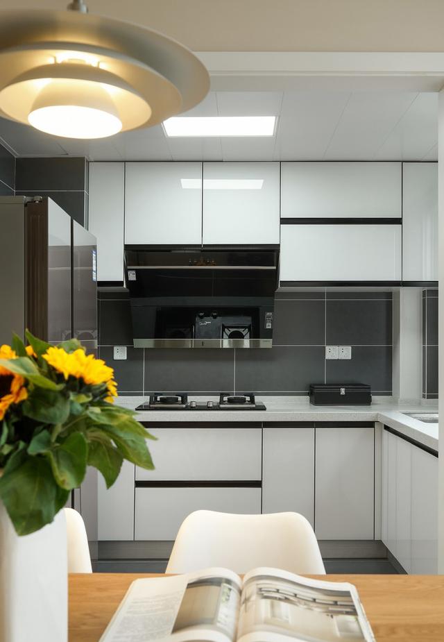 全屋定制柜设计收费,实体全屋定制柜费用