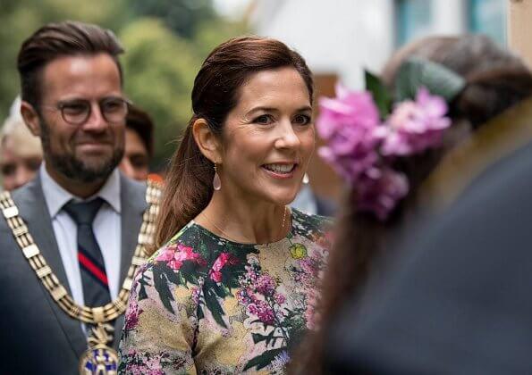 凯特王妃穿花裙,丹麦王妃凯特穿衣打扮