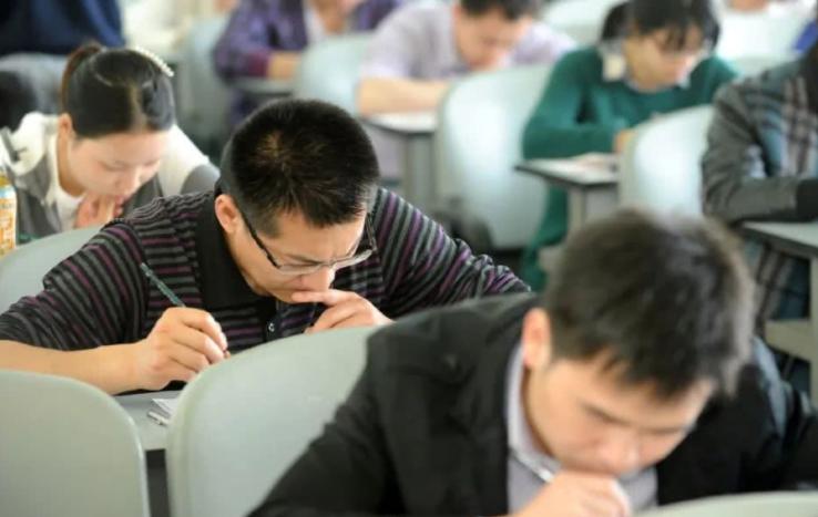 过了30岁之后，才真正知道“选调生”的好处，应届生莫要错失良机