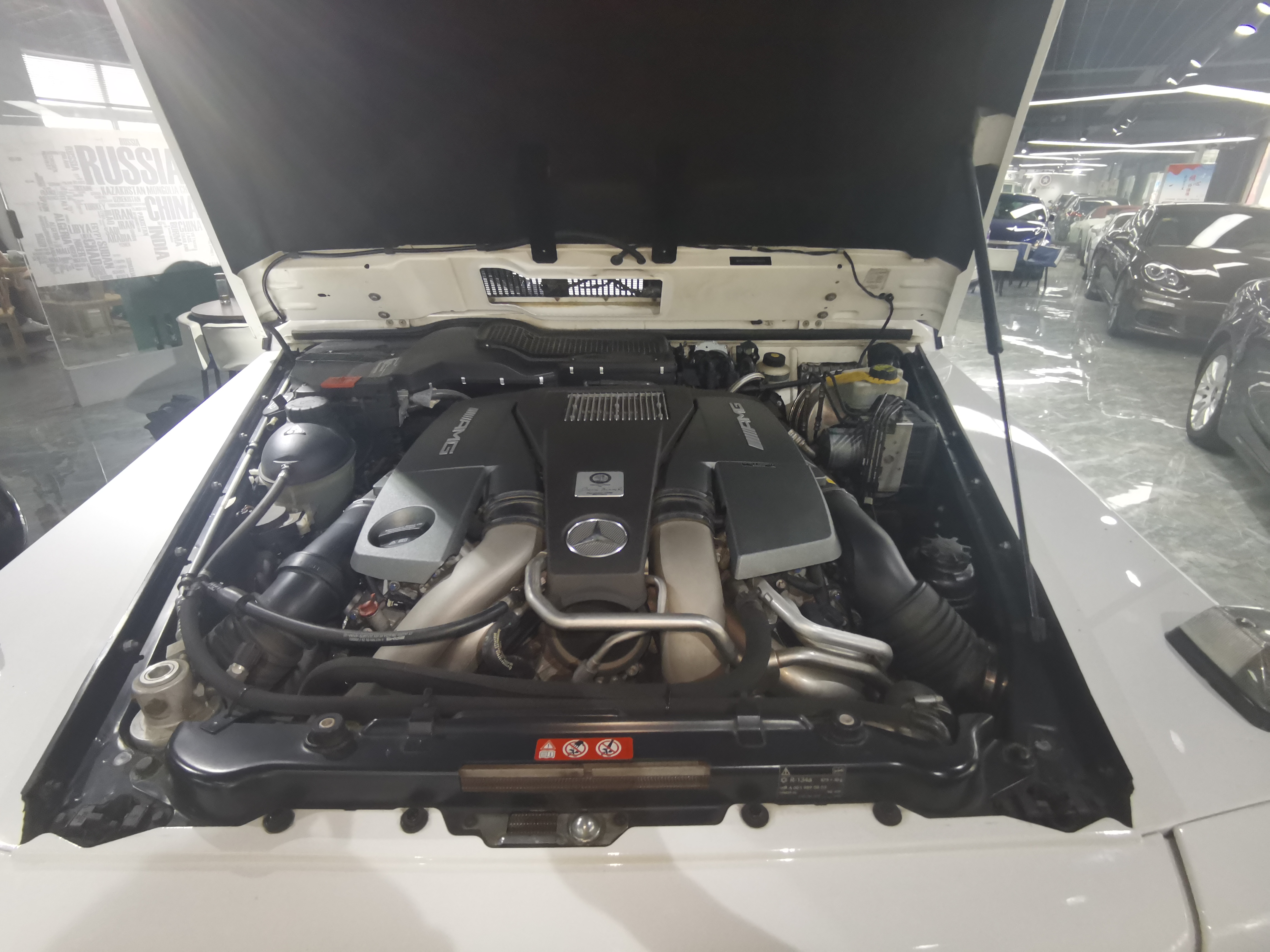 5年的奔驰C260还会贬值多少,十多年的奔驰g值得买吗