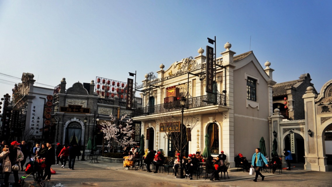 中原穿越时空夜游建业电影小镇,郑州建业电影小镇下午去游玩