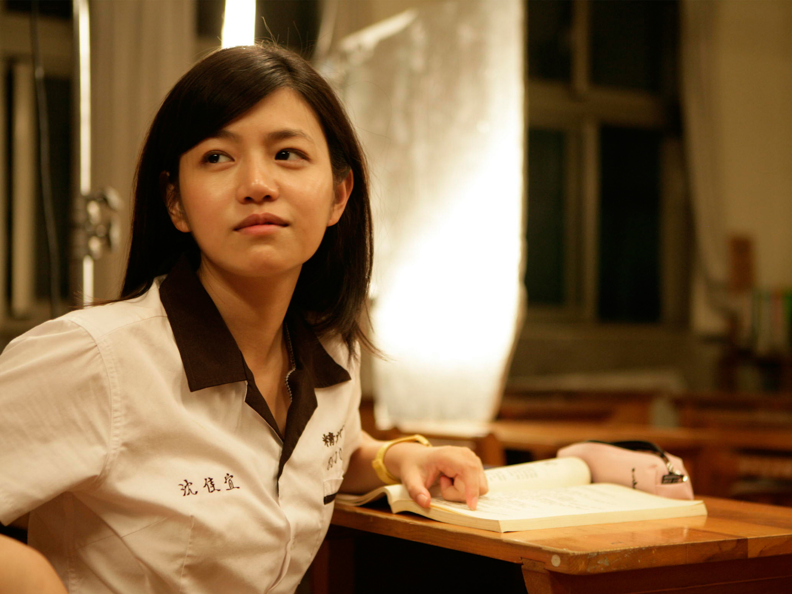 出场前吹成绝世美人，出场后却大失所望，看了感觉真尴尬