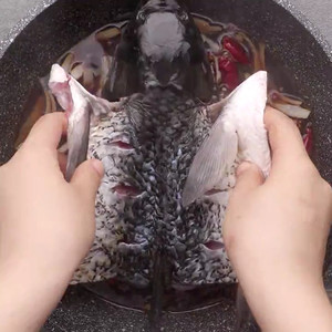 名门泽佳美食频道开播啦今日主题：垮炖草鱼