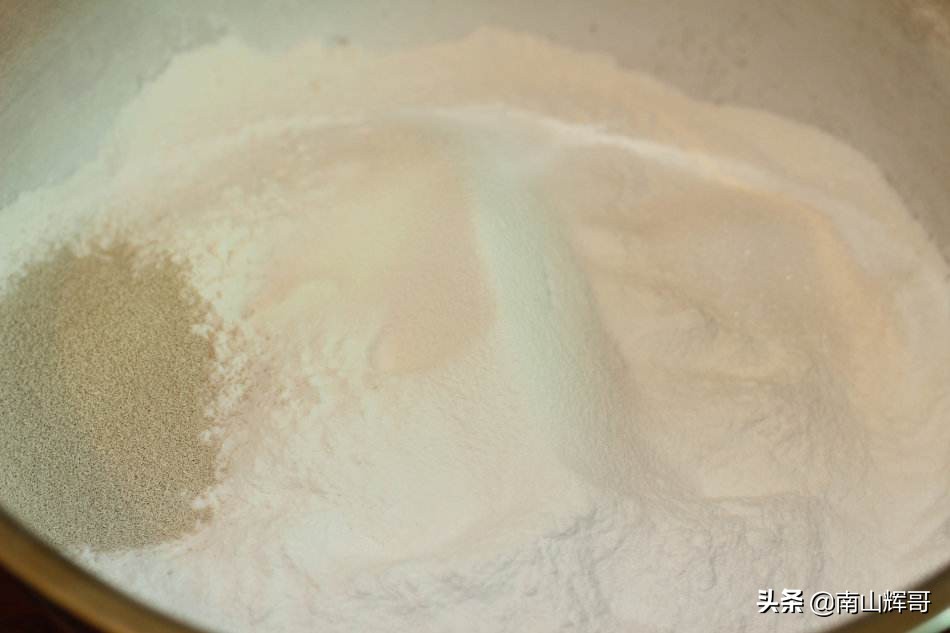 发酵面粉和酵母粉怎么区别,发酵粉与面粉有什么区别