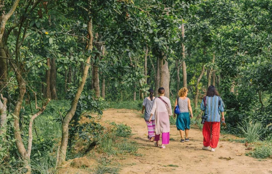 这个微笑国度，见人就夸漂亮，300元就能在天空滑翔