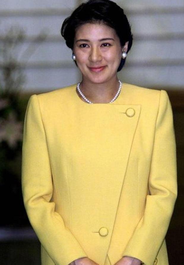 雅子成为太子妃不容易，因身高超过1米62，所以被日本皇室嫌弃