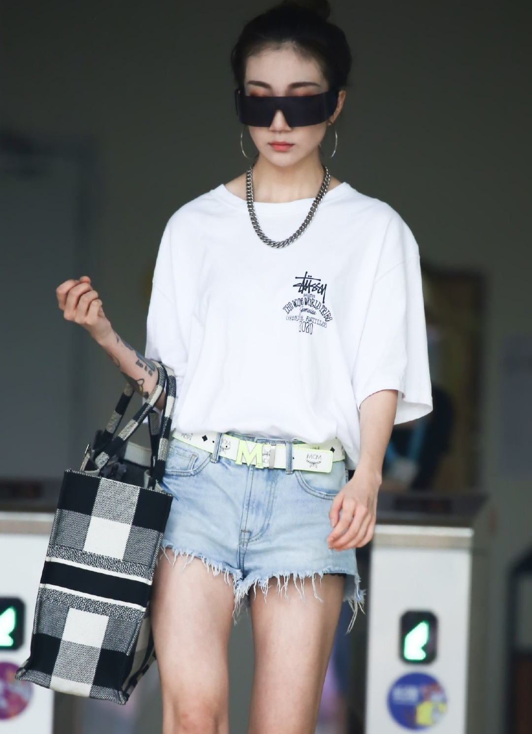 选对版型牛仔短裤时髦凸显优势,显瘦高腰牛仔短裤裤子推荐