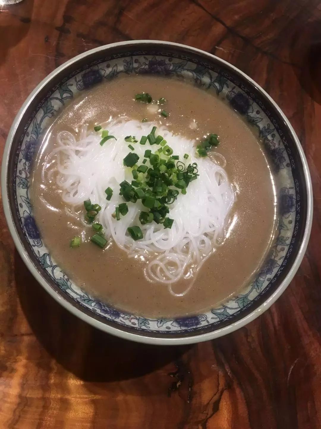 老阿里亏300万做餐饮：6分真材实料，3分火候工序到，只有1分窍