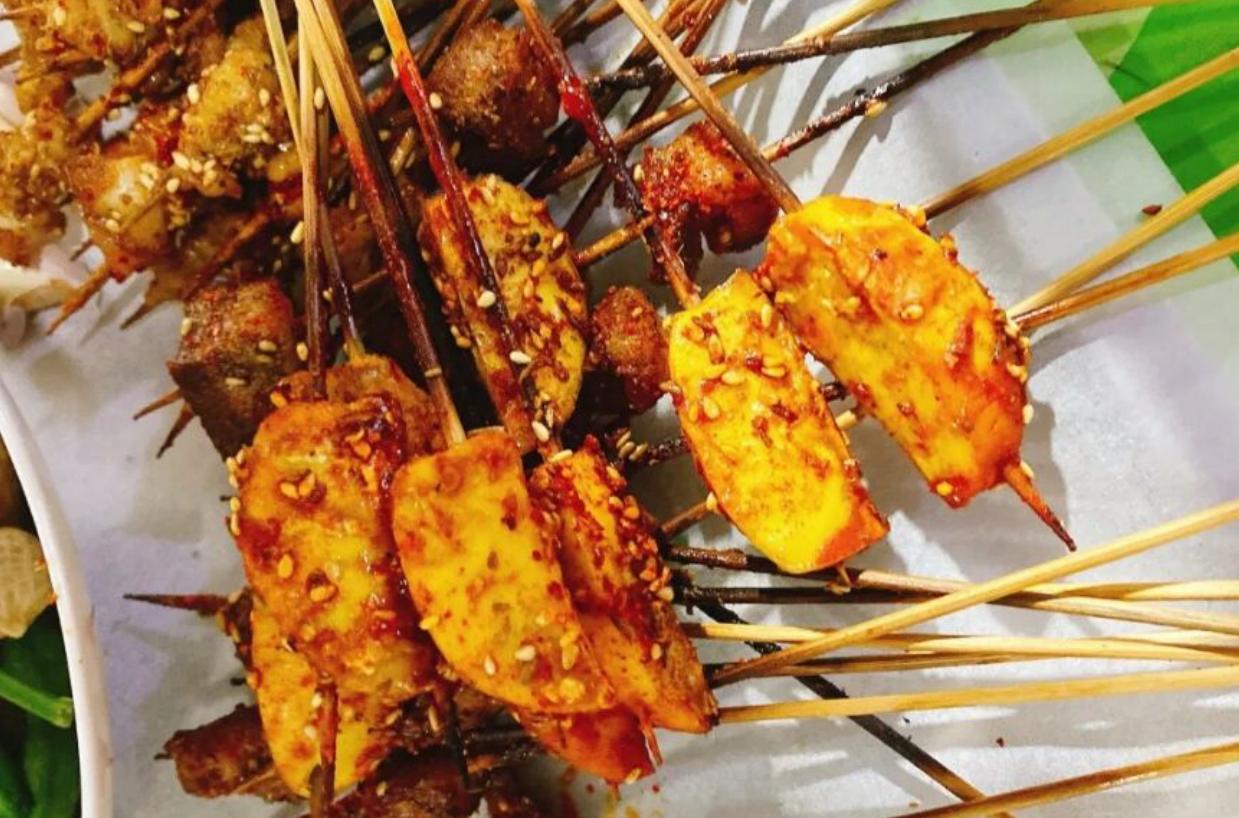 摆小摊炸串成本高吗,沈阳街边炸串一个月能赚多少钱