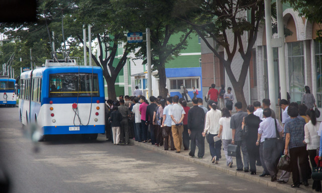 朝鲜人坐公交车视频,朝鲜人坐公交的视频