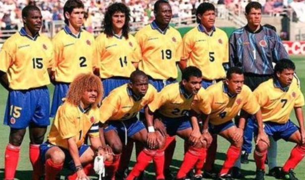 致命的乌龙球：他在世界杯上踢了个乌龙球，回国后被球迷乱枪打死