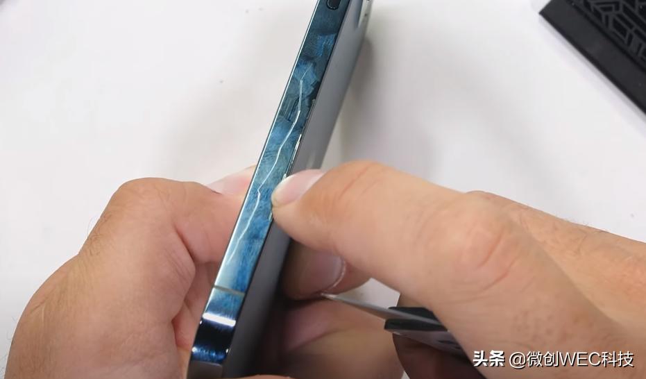 iphone12pro暴力测试,iphone12pro国外暴力测试