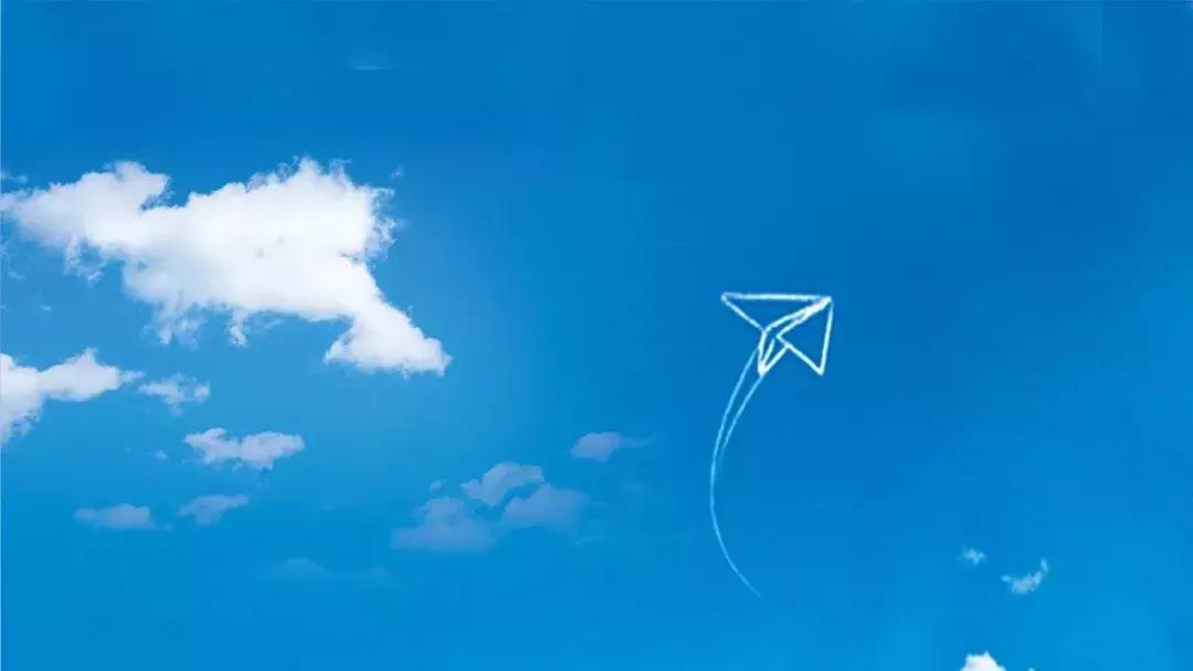 摇晃的流年，谁不是左手沧桑，右手痴狂？