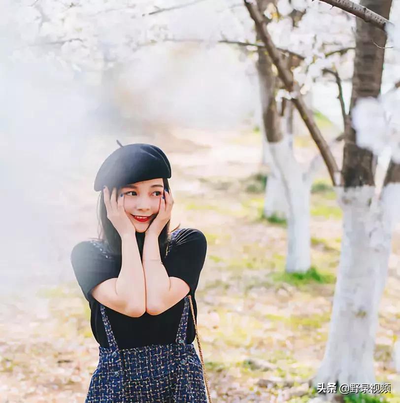 春天来了，这个四月请开启小情侣打卡模式，单身狗们千万不要点