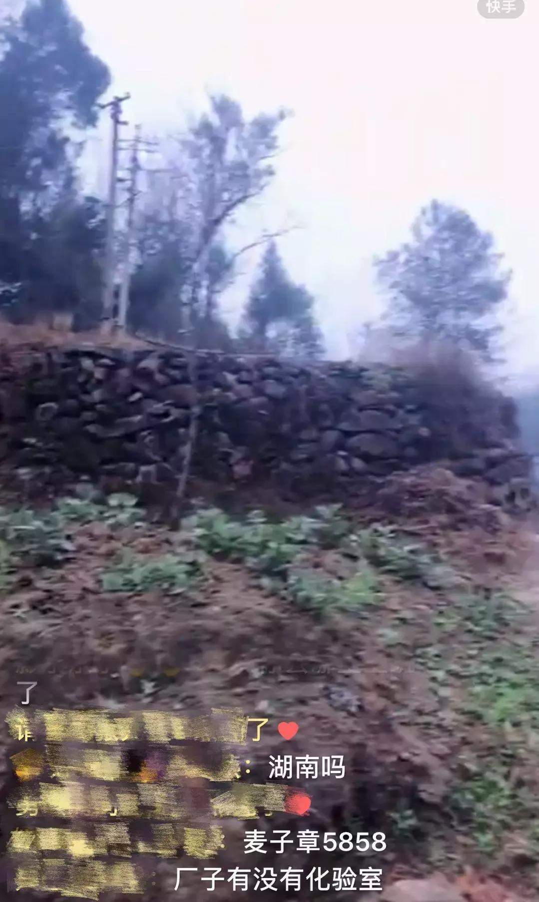 富士康一万工人玩快手，招工一人奖励2500块，有人赚过百万