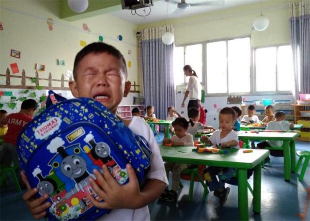 幼儿园早一年好还是晚一年好,幼儿园早一年上好吗