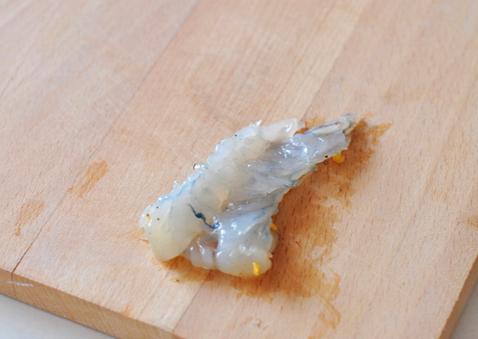 芝士虾球的制作方法视频,椒盐虾球的做法儿童吃的