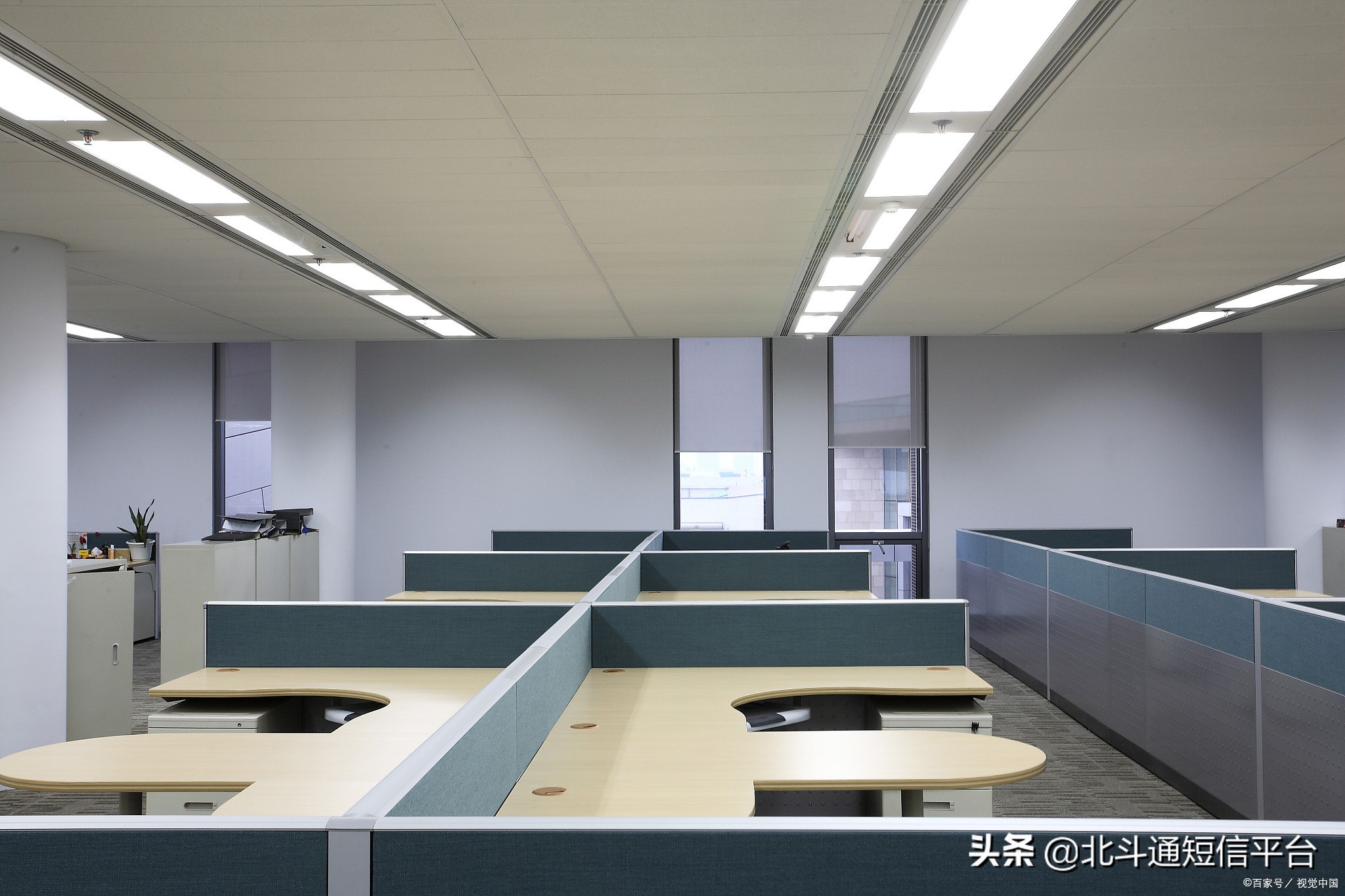 新房乔迁短信请帖怎么写,2024年1月1日乔迁新居请柬怎么写