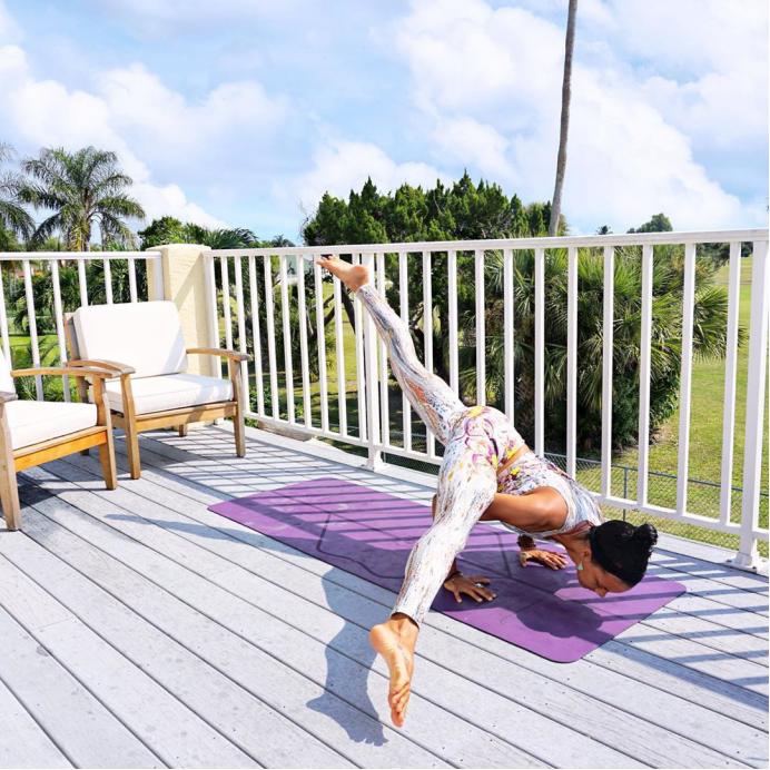 张予曦走路霸气混剪,张予曦模特走秀黑色外套品牌