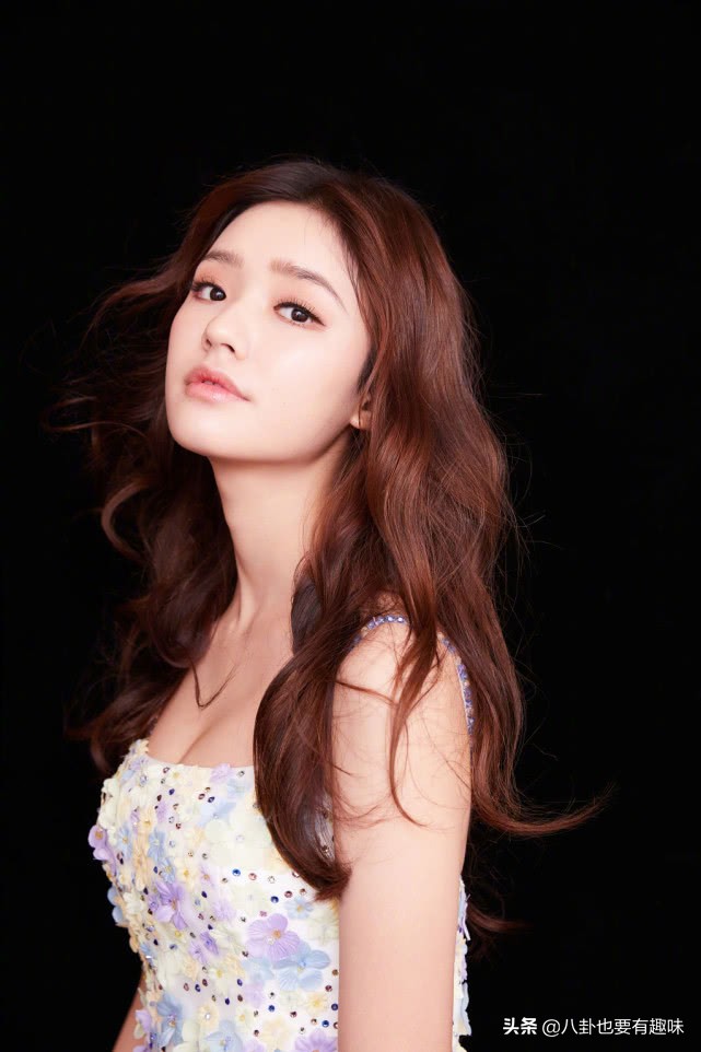 林允回老家全部视频,林允回上海家视频