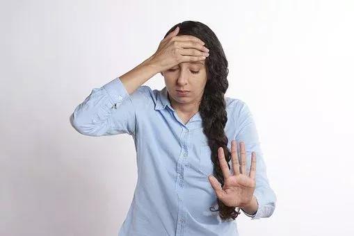 上厕所怎么样才能正确的擦屁股,上厕所正确擦屁股的方法
