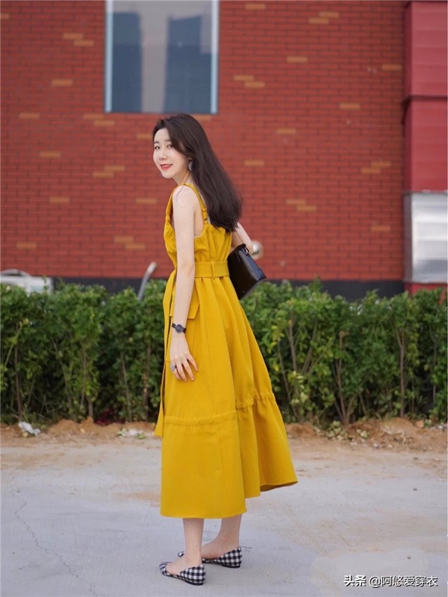 显白流行色高级感,黄黑皮如何hold住今年的流行色