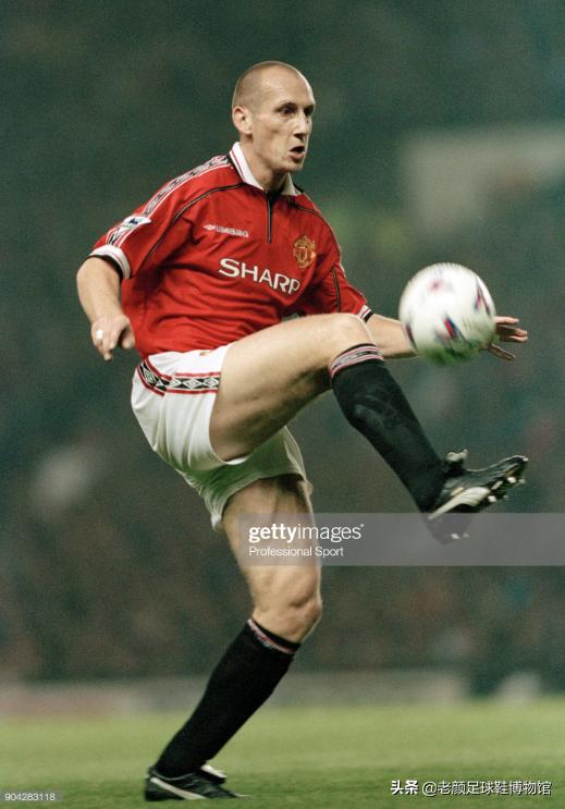 曾经风靡98世界杯的彩色pumaking，如今低调变身成贝莱林小黑鞋