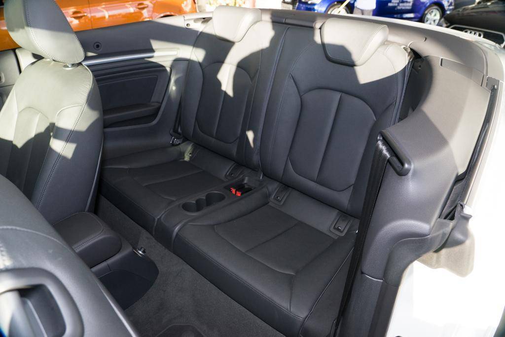 新款奥迪a3轿跑版,升级配置标配2.0t奥迪a3敞篷版