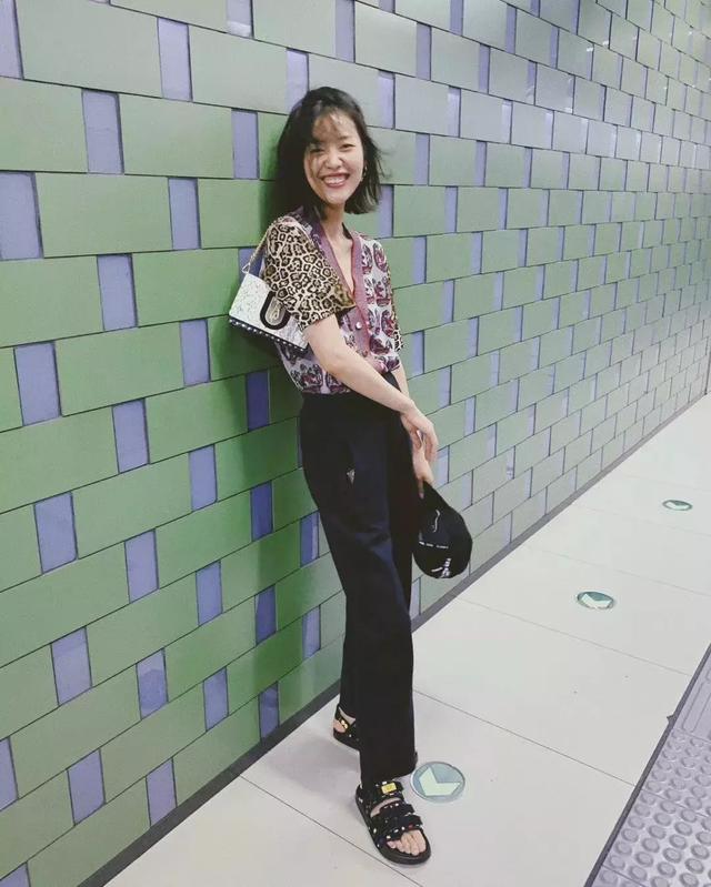 近年大热的腋下包真的很好搭,腋下包最近ins超级火的一款腋下包