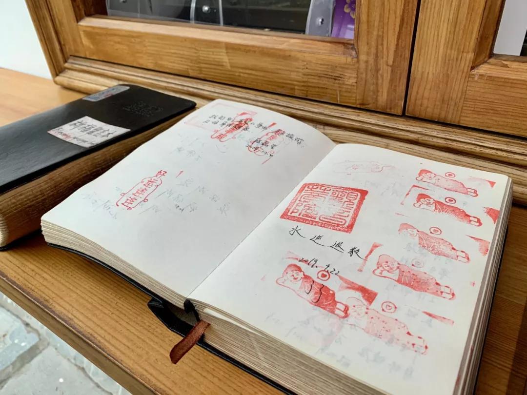 开店半年“零差评”，求姻缘最多！挨着法喜寺的淘宝店火了