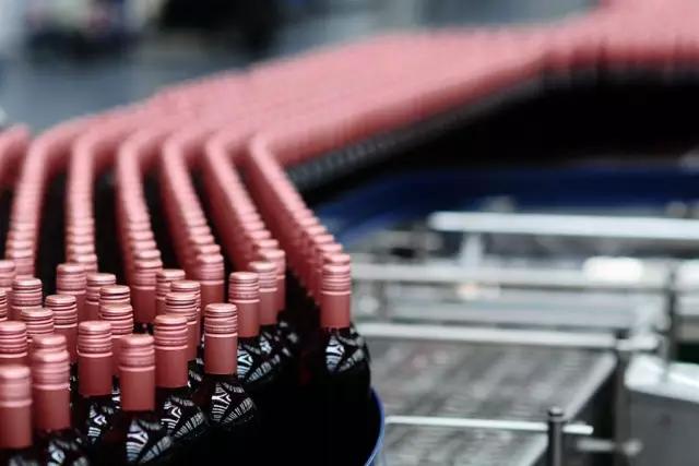 罐装酒和原瓶酒有什么区别,灌装酒与原瓶酒有什么区别